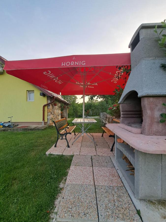 Guest House Emanuela Слунь Екстер'єр фото