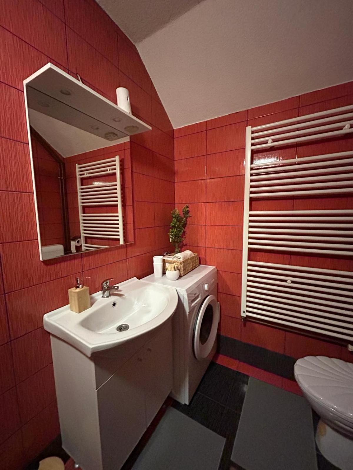 Guest House Emanuela Слунь Екстер'єр фото