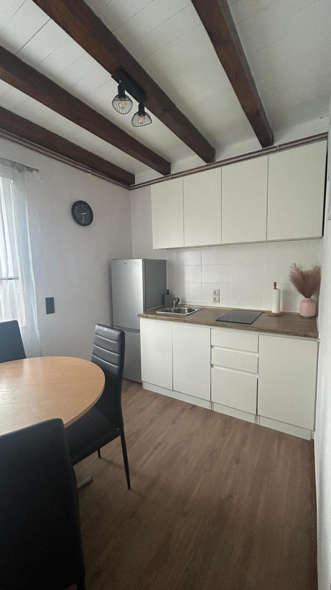 Guest House Emanuela Слунь Екстер'єр фото