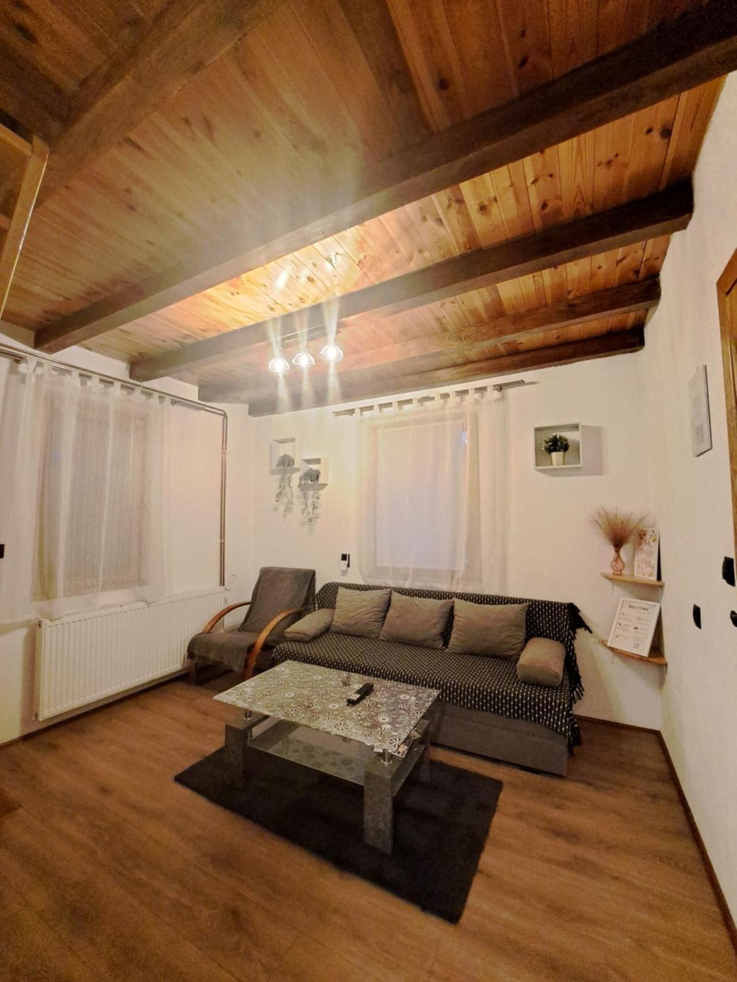 Guest House Emanuela Слунь Екстер'єр фото