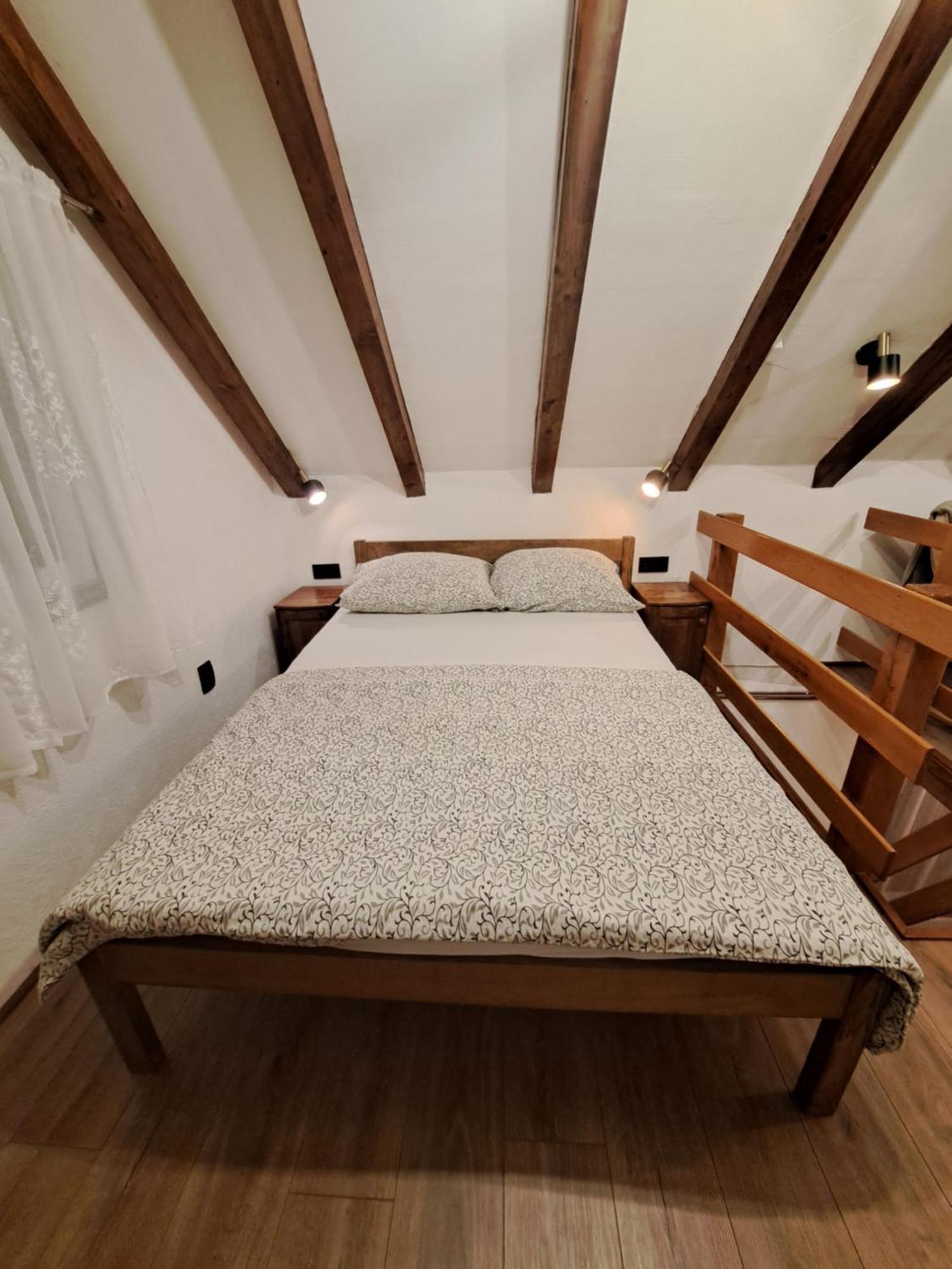 Guest House Emanuela Слунь Екстер'єр фото