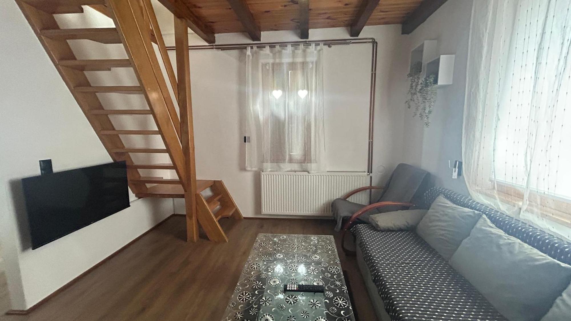 Guest House Emanuela Слунь Екстер'єр фото